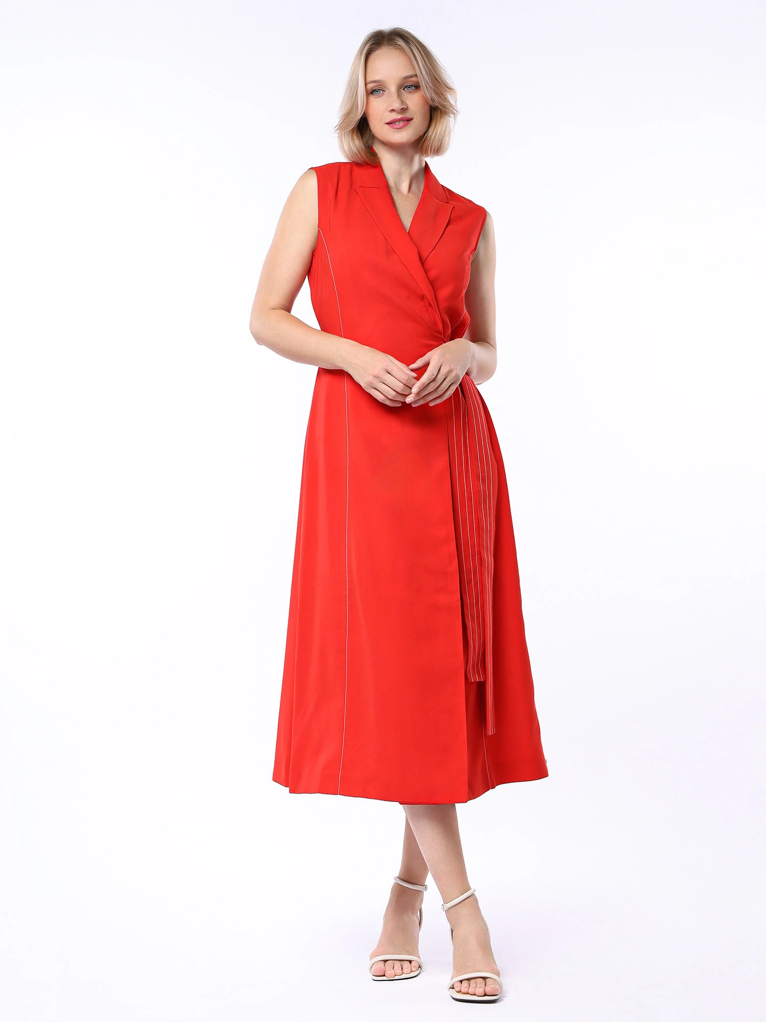 Платье красного цвета из смесовой вискозы расклешенного кроя